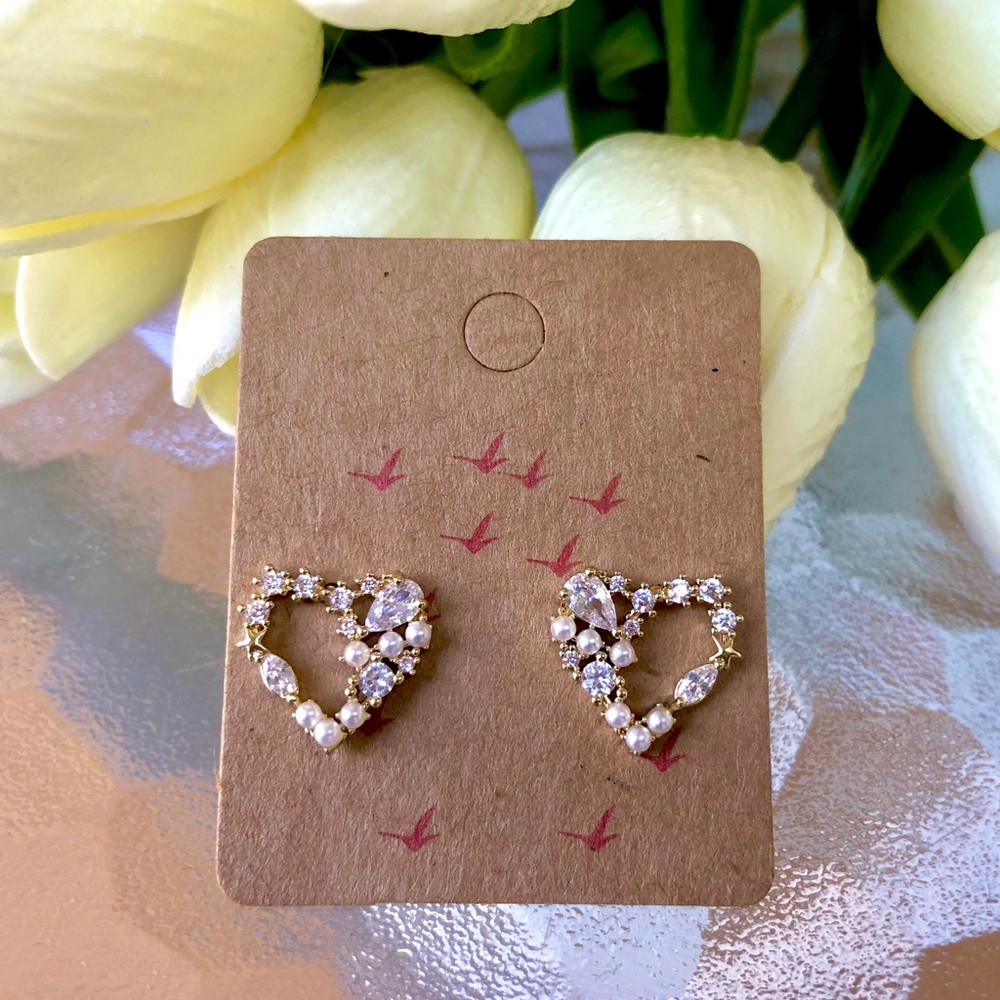 Metal heart stud earrings
